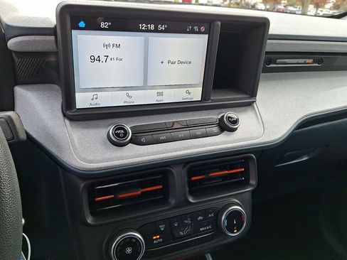 Used 2023 Ford Maverick XLT image 3