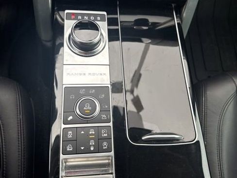 Used 2017 Land Rover Range Rover HSE image 14