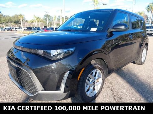 Certified 2025 Kia Soul LX image 2