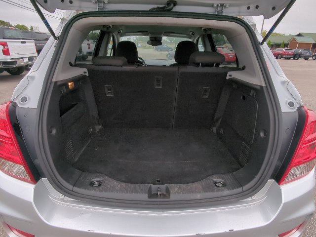 Used 2022 Chevrolet Trax LS w/ Tint and Cruise Package AWD/4WD image 31