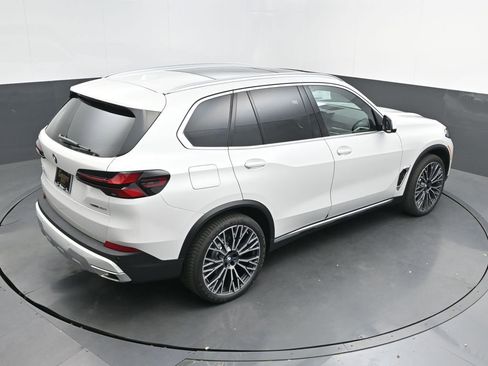 New 2026 BMW X5 sDrive40i RWD image 43