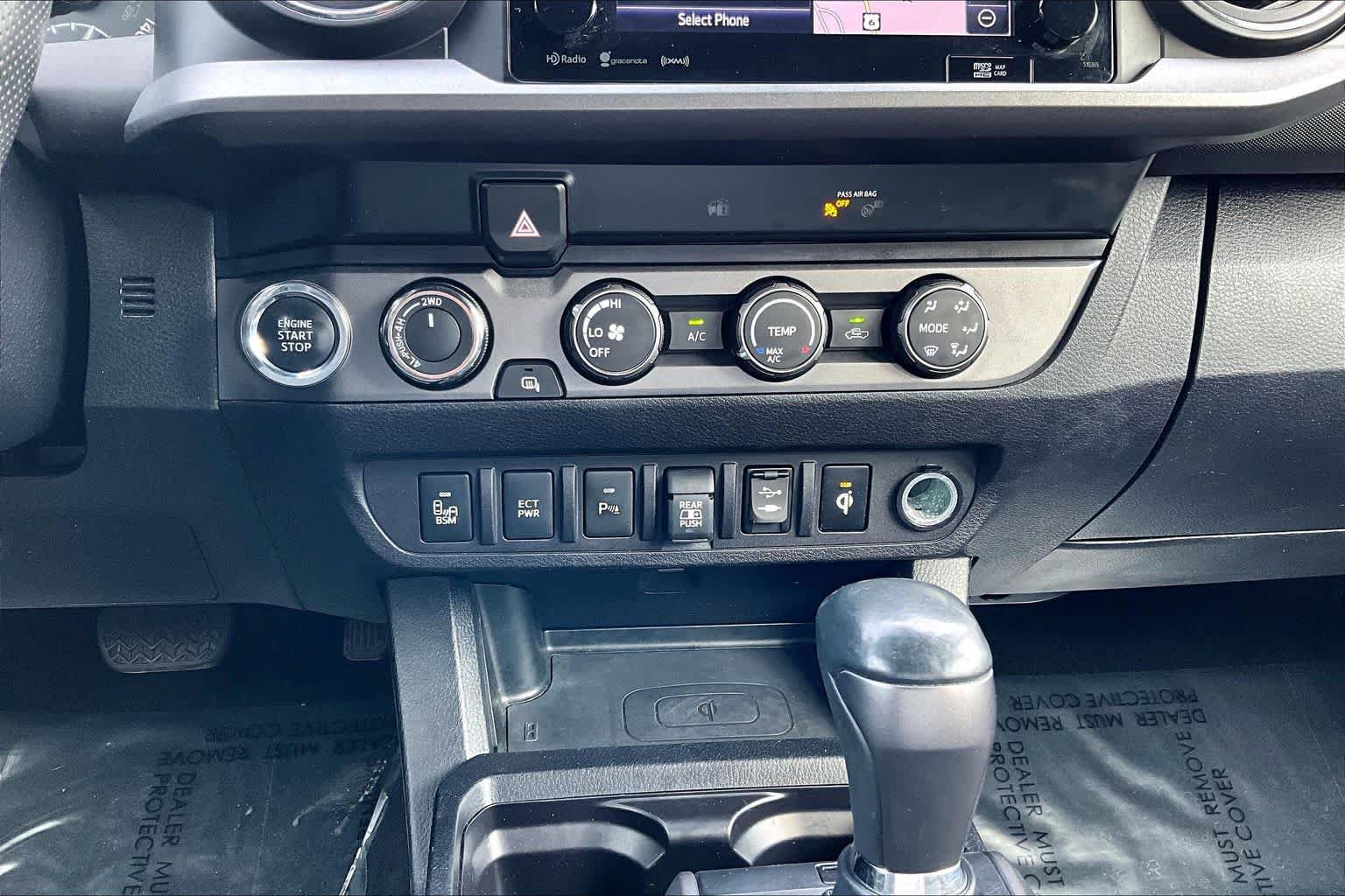 Used 2019 Toyota Tacoma TRD Sport w/ Technology Package AWD/4WD image 34