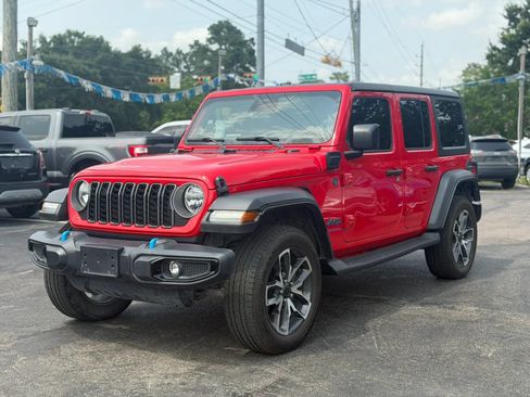 Used 2024 Jeep Wrangler Unlimited AWD/4WD image 1