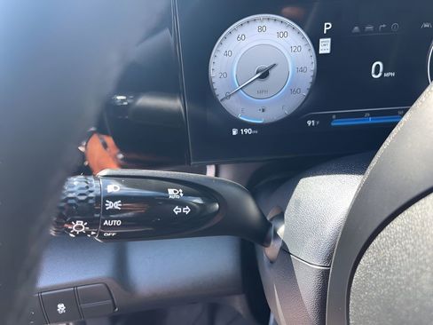 Used 2024 Hyundai Elantra Limited image 15