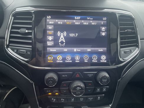 Used 2021 Jeep Grand Cherokee Summit AWD/4WD image 19