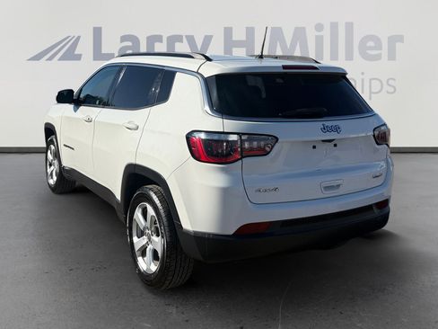 Used 2017 Jeep Compass Latitude image 3