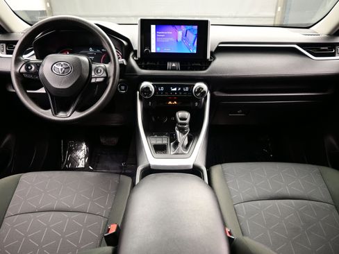 Used 2025 Toyota RAV4 XLE AWD/4WD image 17