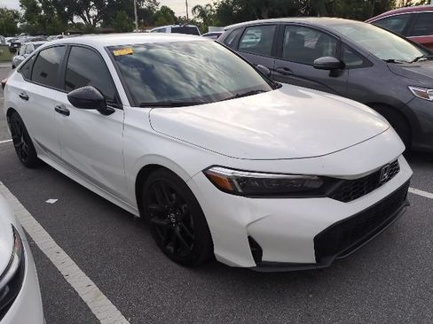 Used 2025 Honda Civic Sport image 1