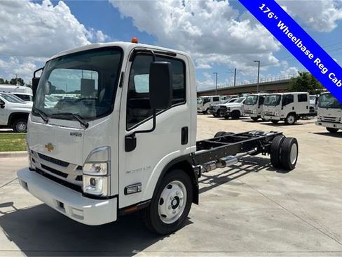 New 2025 Chevrolet Low Cab Forward 5500XG image 4