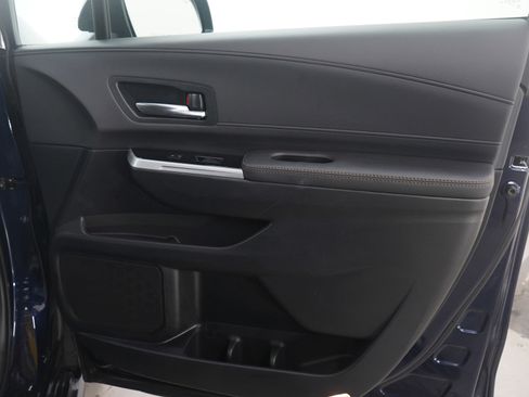Used 2025 Toyota Sienna Platinum image 13