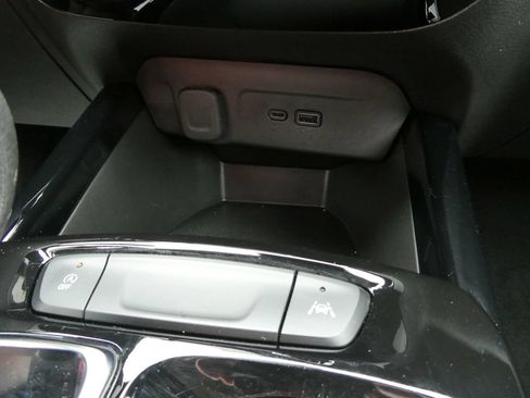 Certified 2024 Chevrolet Trax ACTIV FWD image 29