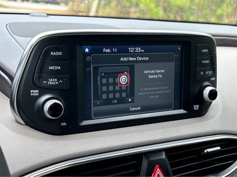 Used 2019 Hyundai Santa Fe SEL image 4