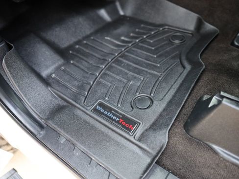 Used 2017 Ford F250 Lariat w/ Chrome Package image 31