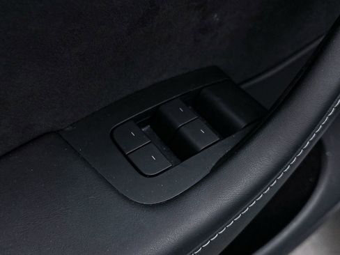 Used 2022 Tesla Model Y Performance AWD/4WD image 17