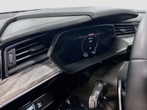 Certified 2024 Audi Q8 e-tron Premium w/ Prestige Package AWD/4WD image 9