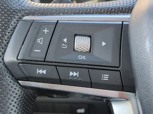 Used 2024 Mitsubishi Outlander SE image 10