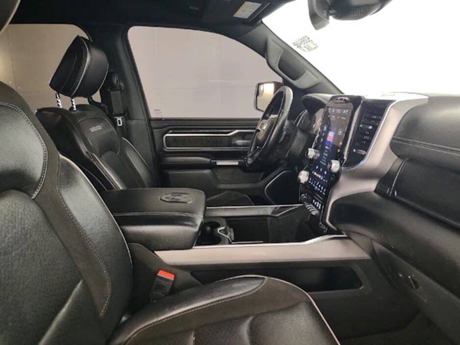 Used 2023 RAM 1500 Laramie AWD/4WD image 19