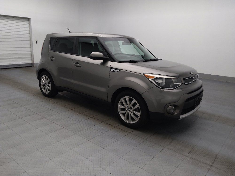 Used 2018 Kia Soul + FWD image 11