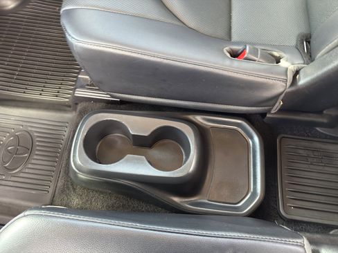 Used 2022 Toyota Highlander Limited image 26