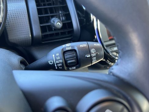 Used 2020 MINI Cooper 2-Door Hardtop image 35