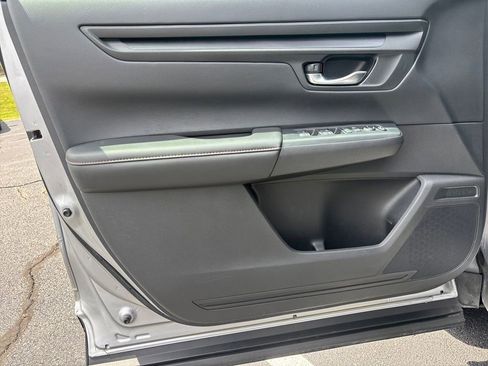 Used 2025 Honda CR-V Sport image 19