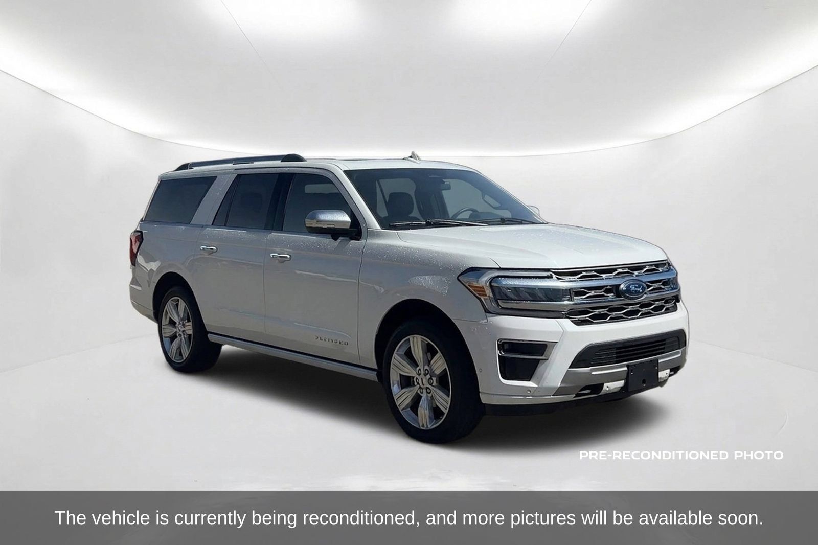 Used 2024 Ford Expedition Max Platinum AWD/4WD image 3