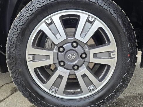 Used 2018 Toyota Tundra Platinum AWD/4WD image 8