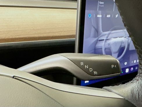 Used 2023 Tesla Model Y Long Range image 25