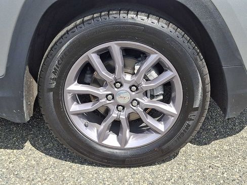 Used 2023 GMC Terrain SLT w/ Infotainment Package II AWD/4WD image 8