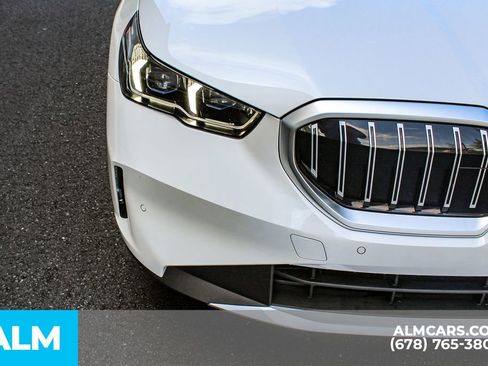 Used 2025 BMW 530i w/ Premium Package image 12