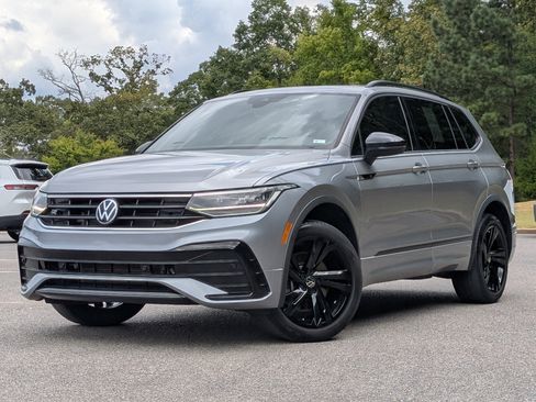 Used 2023 Volkswagen Tiguan SE R-Line FWD image 5
