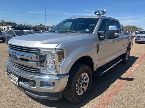 Used 2018 Ford F250 XLT w/ XLT Premium Package image 3