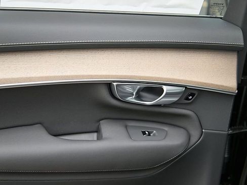 New 2026 Volvo XC90 B6 Plus w/ Protection Package Premier image 21