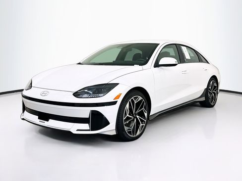 Used 2024 Hyundai Ioniq 6 SEL AWD/4WD image 3