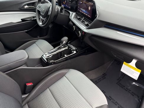 New 2026 Chevrolet Trax LT w/ Midnight Edition image 13