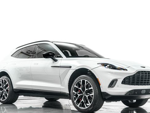 Used 2021 Aston Martin DBX AWD/4WD image 33
