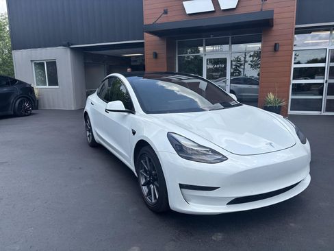 Used 2022 Tesla Model 3 Long Range AWD/4WD image 3