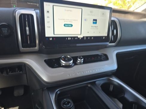 Used 2025 Ford Expedition Active RWD image 16