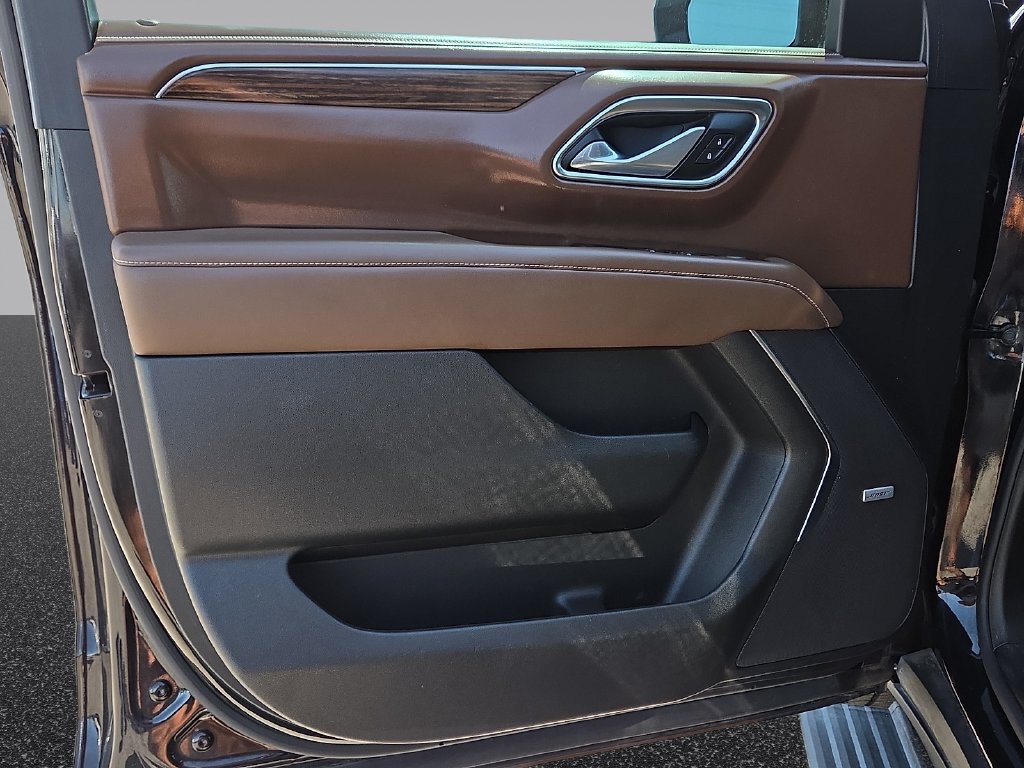 Used 2024 Chevrolet Tahoe High Country AWD/4WD image 13