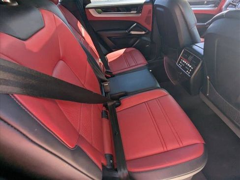 Used 2024 Porsche Cayenne S AWD/4WD image 21