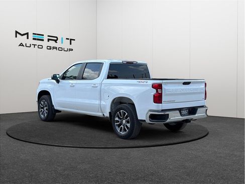 Used 2023 Chevrolet Silverado 1500 LT AWD/4WD image 7