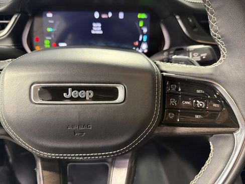 Used 2023 Jeep Grand Cherokee Overland w/ Luxury Tech Group IV image 33