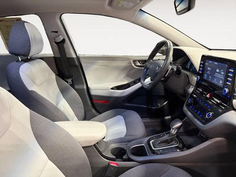 Used 2020 Hyundai Ioniq SEL image 16