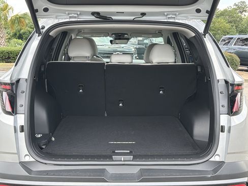 Used 2025 Hyundai Tucson SEL FWD image 32
