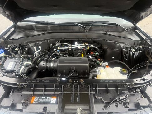 Used 2024 Ford Explorer XLT AWD/4WD image 63