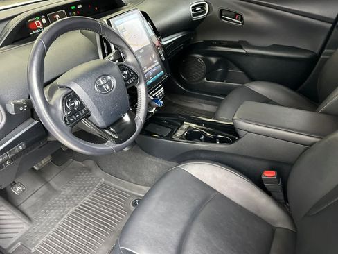 Used 2022 Toyota Prius Prime LE image 11