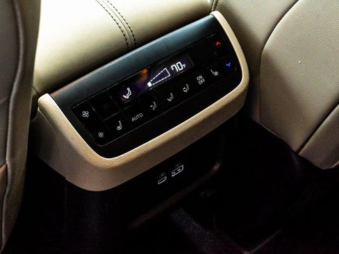 Used 2022 Nissan Pathfinder SL w/ SL Premium Package image 26