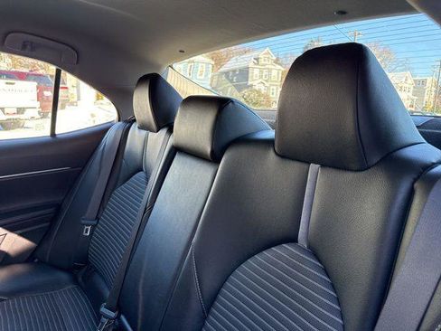 Certified 2018 Toyota Camry SE image 12