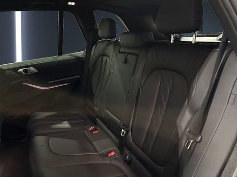 Used 2025 BMW X5 xDrive50e image 13