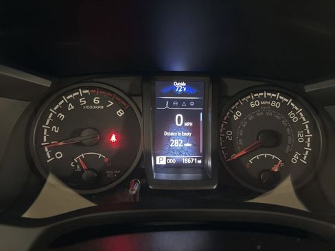 Used 2021 Toyota Tacoma SR AWD/4WD image 14